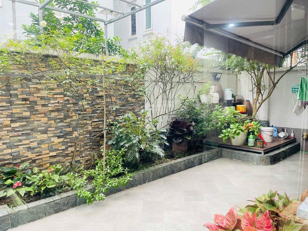 Biệt thự đẳng cấp với thiết kế sân vườn trước sau cực kỳ thoáng đãng không gian sống xanh mát