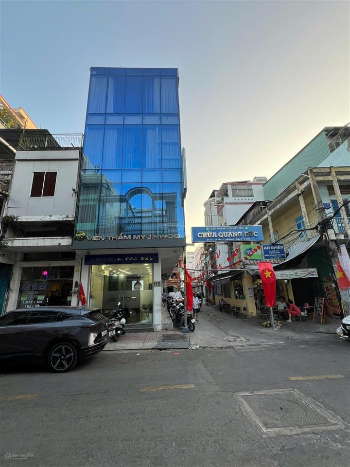 Cho thuê nhà vị trí cực đẹp góc 2 mặt tiền ngay bàn cờ, quận 3.  0931 196 *** thành