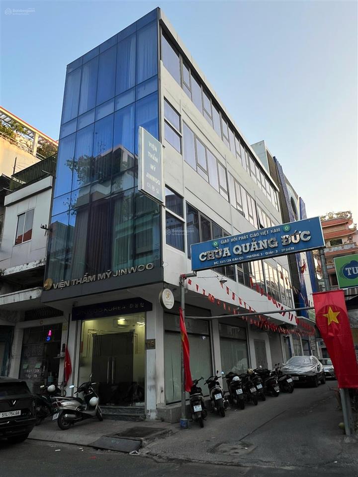 Cho thuê nhà vị trí cực đẹp góc 2 mặt tiền ngay bàn cờ, quận 3.  0931 196 *** thành
