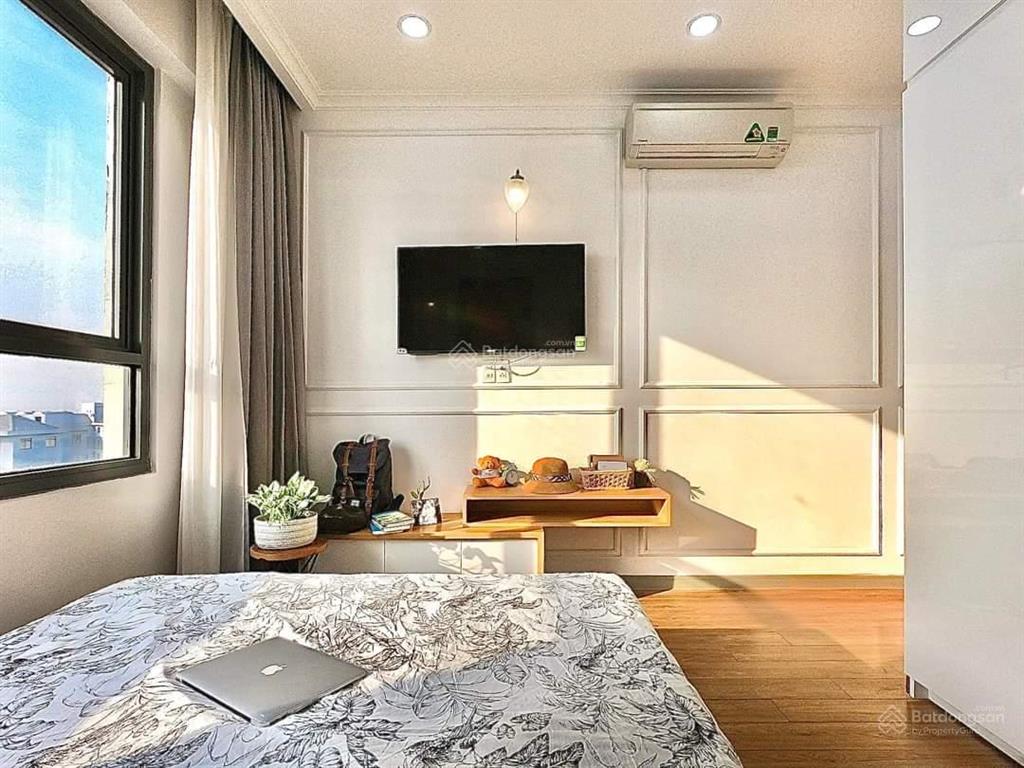 Cần bán căn hộ chung cư thuận việt, quận 11, 100m2, 3pn, giá 6 tỷ,  0931 196 *** thành. sổ hồng