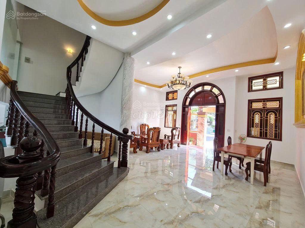 Góc 2 mặt tiền trương quốc dung phường 10 phú nhuận, kc 3 tầng thang máy. giá 19 tỷ.  0931 196 ***