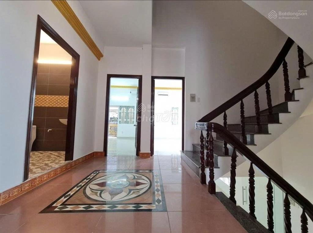 Góc 2 mặt tiền trương quốc dung phường 10 phú nhuận, kc 3 tầng thang máy. giá 19 tỷ.  0931 196 ***