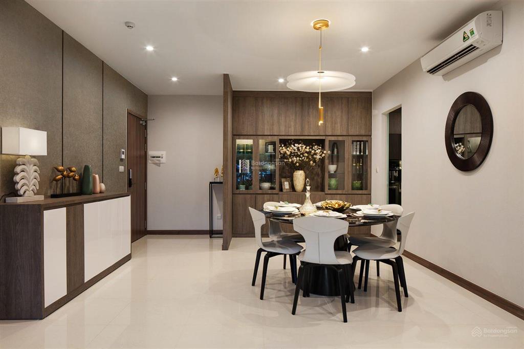 Bán căn hộ rivera park quận 10 dt 88m2, 2pn, view ngoài, nhà đẹp, giá 6,7 tỷ.  0931 196 *** thành