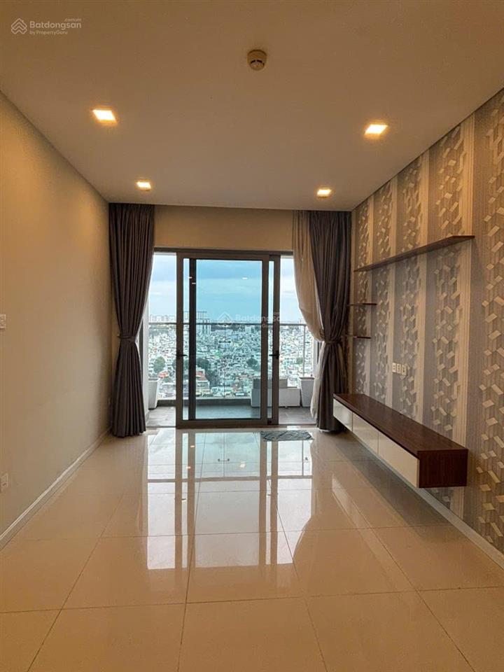 Cần bán căn hộ rivera park q.10, dt 63m², 2pn giá bán 4,95 tỷ.  0931 196 *** thành. view đẹp