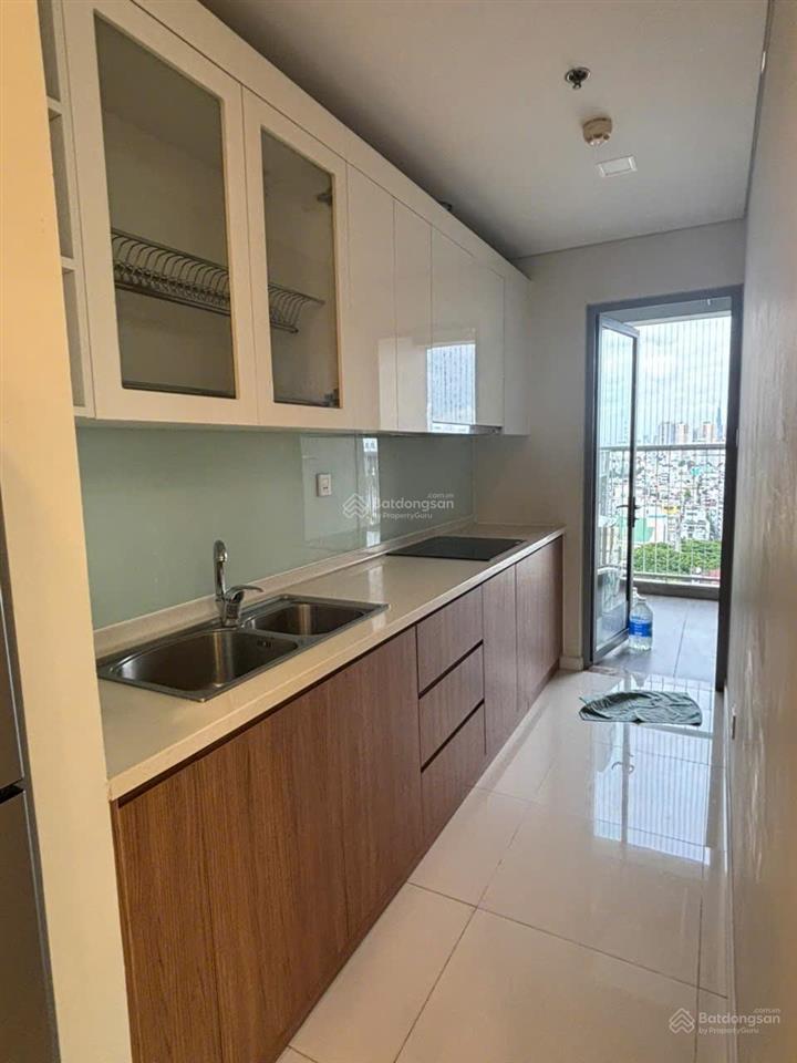 Cần bán căn hộ rivera park q.10, dt 63m², 2pn giá bán 4,95 tỷ.  0931 196 *** thành. view đẹp