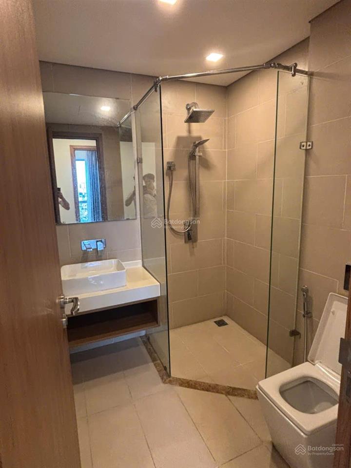 Cần bán căn hộ rivera park q.10, dt 63m², 2pn giá bán 4,95 tỷ.  0931 196 *** thành. view đẹp