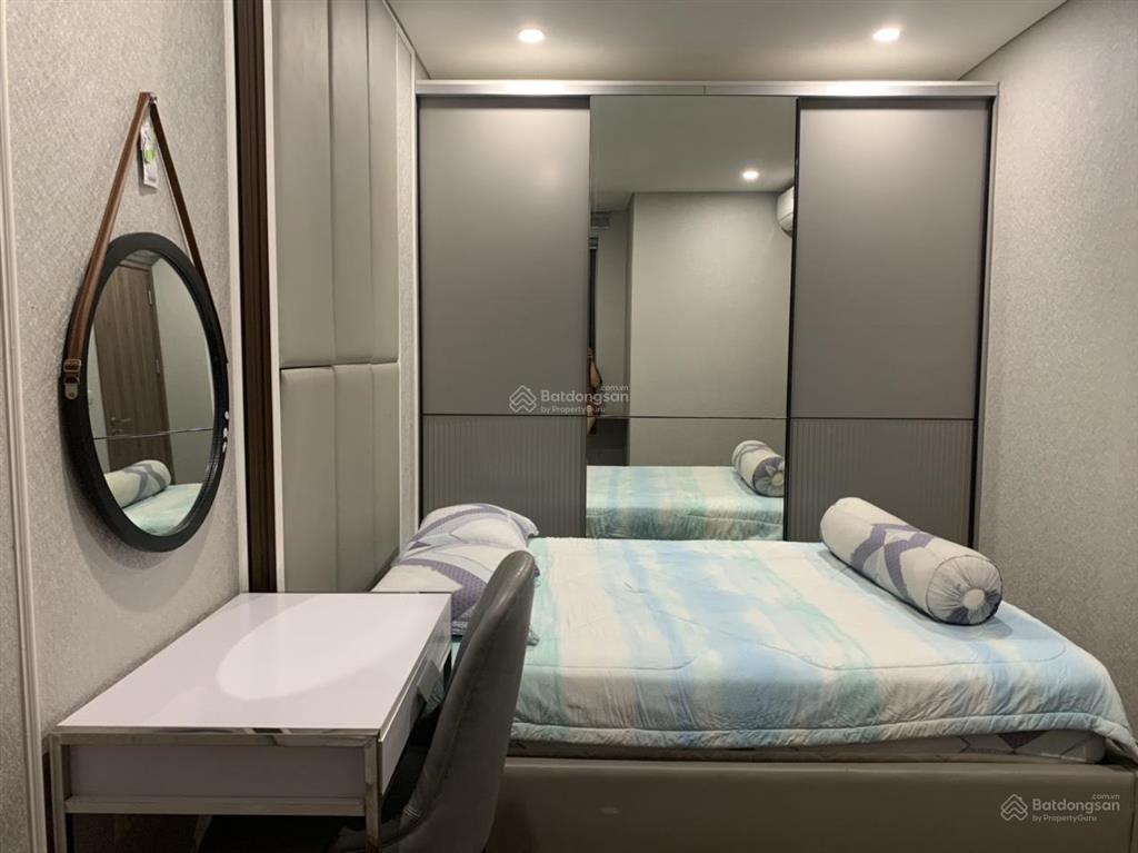 Cần bán nhanh căn hộ rivera park quận 10, dt 77m2, 2pn giá 5.9 tỷ.  0931 196 *** thành. căn góc