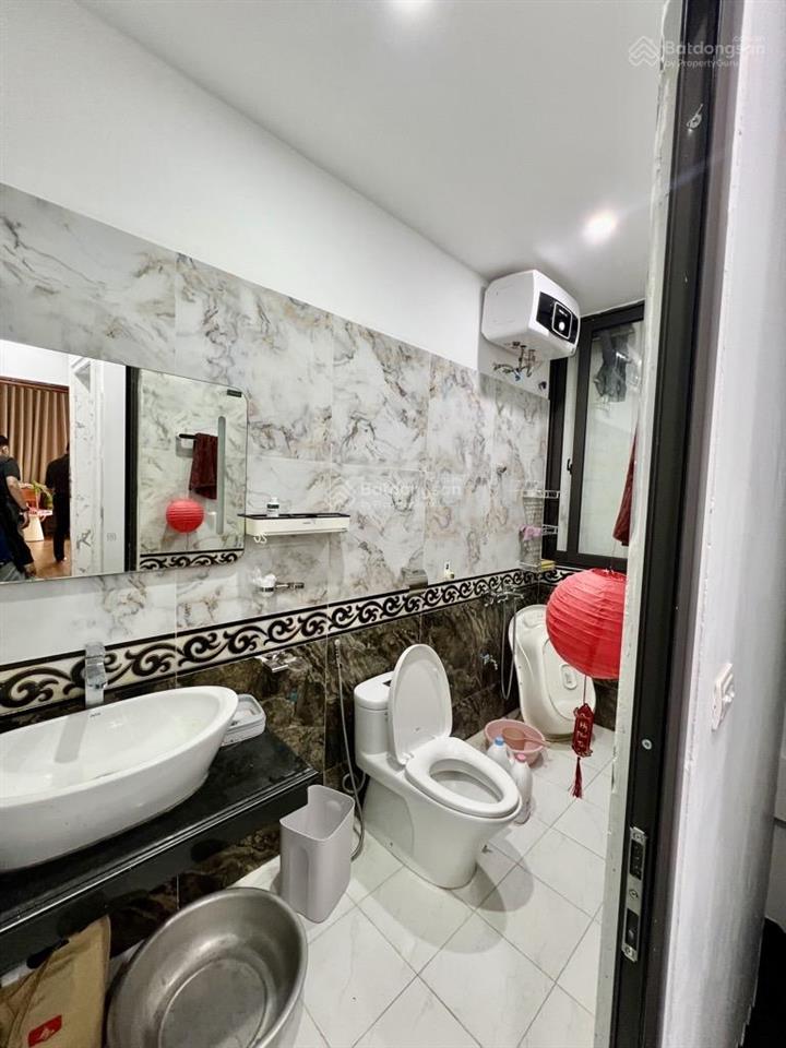 Chính chủ bán căn hộ 2 phòng ngủ 65m2, nội thất đẹp tầng trung tòa ct4a1 tây nam hồ linh đàm