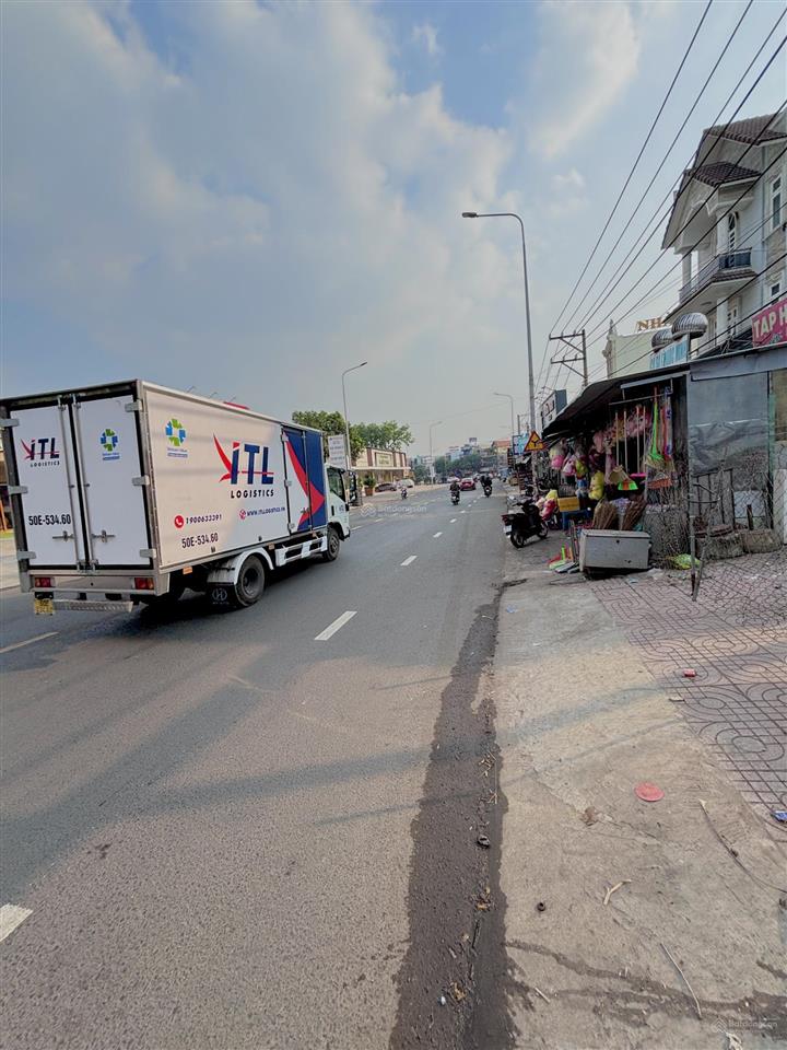 Cho thuê mb + nhà ở 1 trệt 2 lầu vị trí nhà mặt tiền đường đồng khởi, gần cây xăng 26