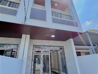 Chủ gửi bán nhà 1 lầu 1 trệt sổ riêng hoàn công ngay đường hồ hoà, tiện ích đầy đủ