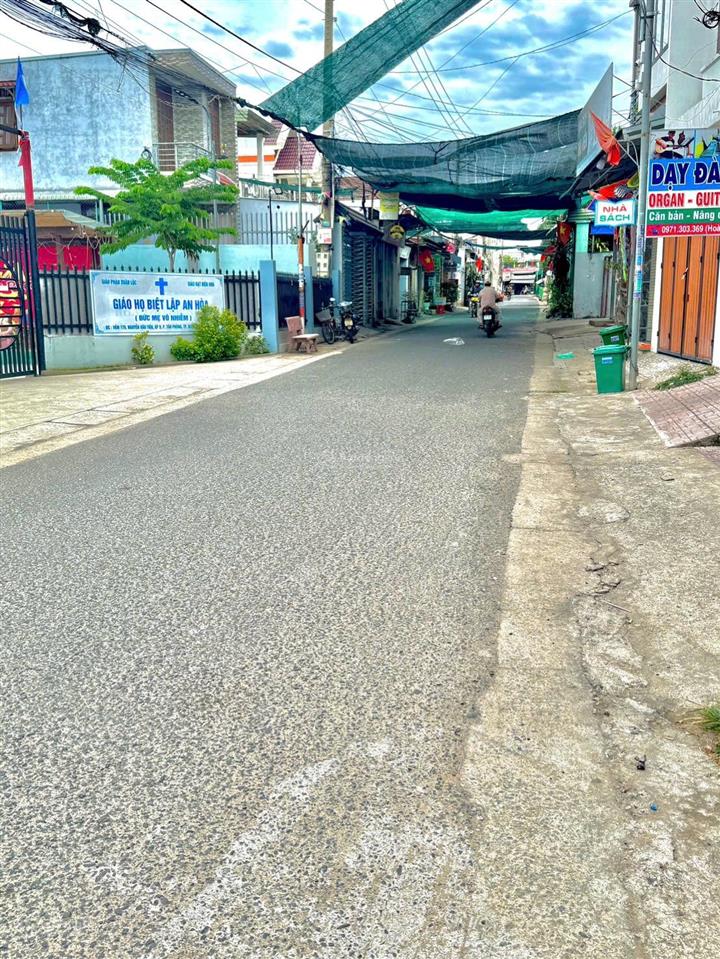 Bán nhà 1trệt 1lầu mặt tiền hẻm 179 phù hợp vừa ở vừa kinh doanh kp9 tân phong, gần cây xăng 26,
