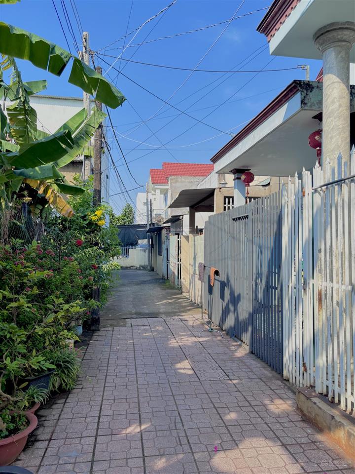 Cần bán nhà ngay chợ 26, phường tân phong