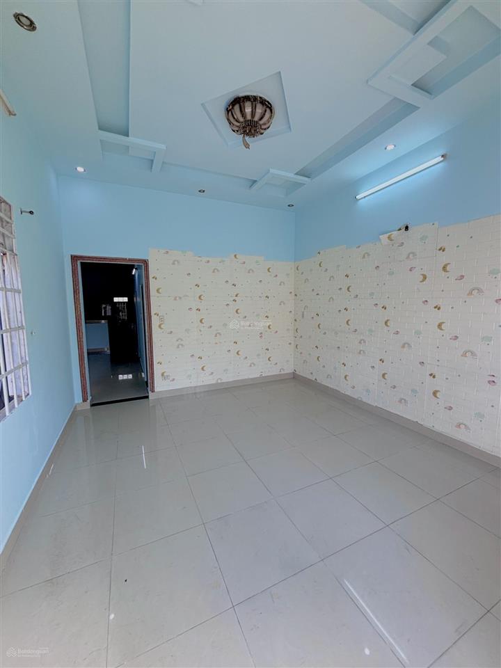 Cần bán nhà ngay chợ 26, phường tân phong