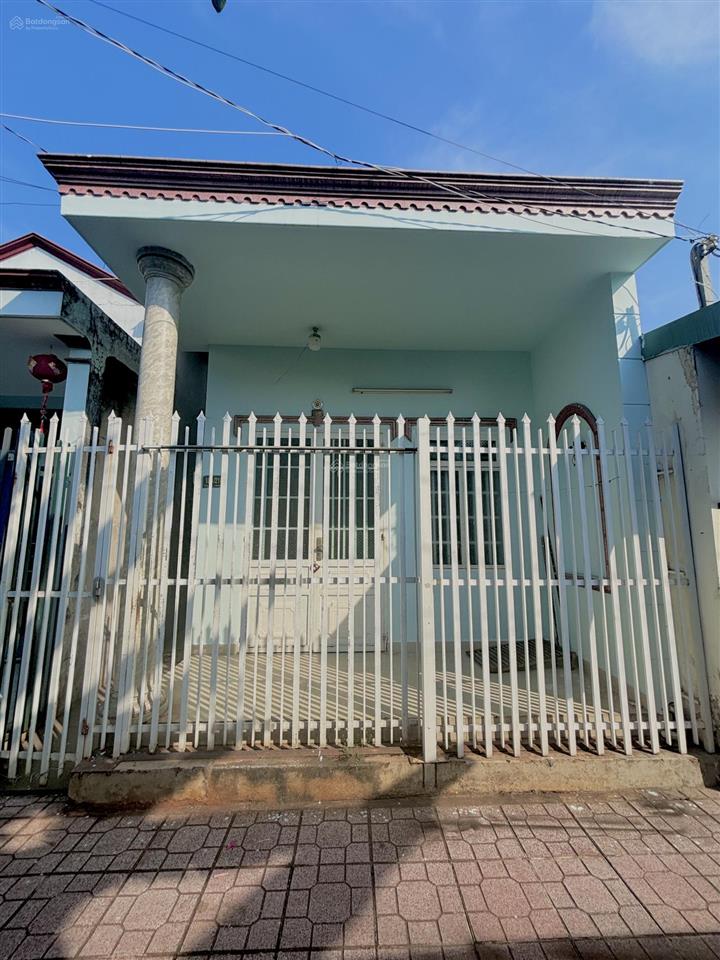 Cần bán nhà ngay chợ 26, phường tân phong