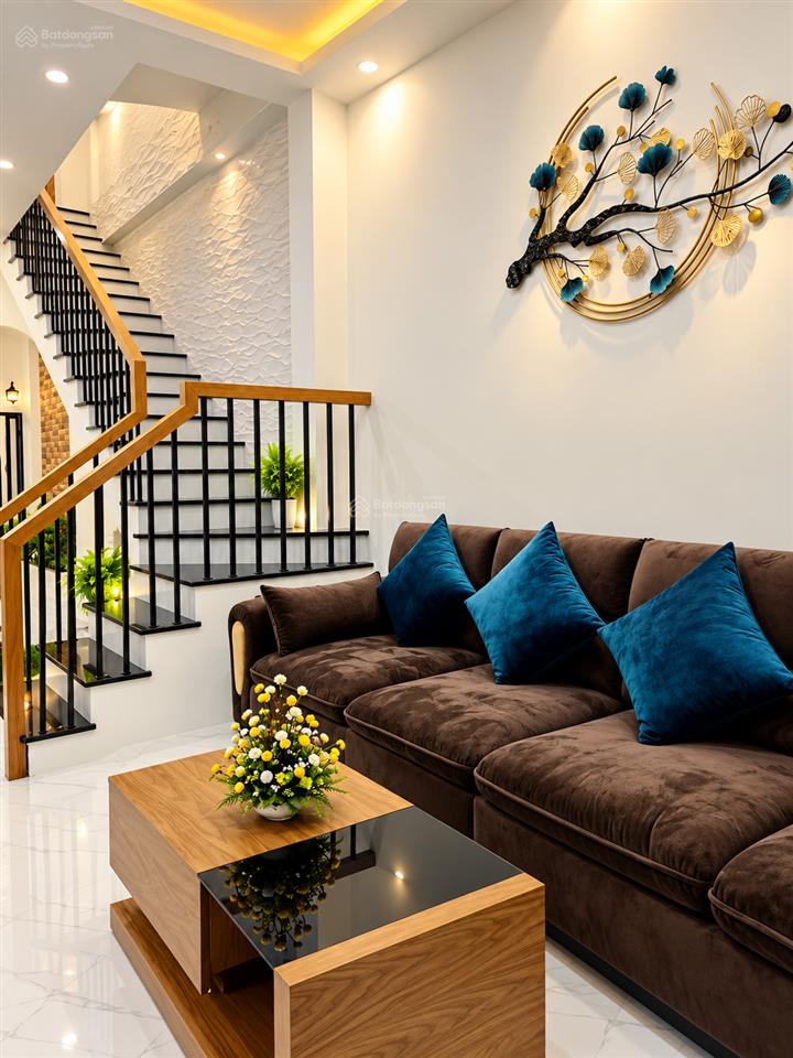 Bán nhà 1 trệt 1 lầu mặt tiền hẻm 179 phù hợp vừa ở vừa kinh doanh kp9 tân phong, gần cây xăng 26,