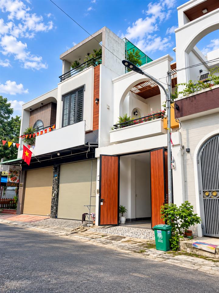 Bán nhà 1 trệt 1 lầu mặt tiền hẻm 179 phù hợp vừa ở vừa kinh doanh kp9 tân phong, gần cây xăng 26,