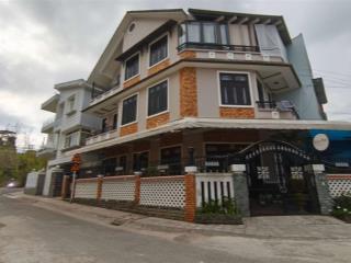 Nhà phố 3 tầng 3 mặt tiền kqh cách hồ xuân hương, siêu thị go 5 phút đi xe thương lượng mạnh