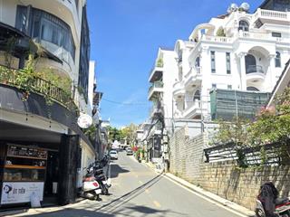 Căn hộ dịch vụ 5 tầng có thang máymặt tiền 15m dòng tiền cố định 50 triệu/ tháng giá 12 tỷ tl