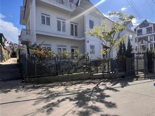 Bán biệt thự 2 mặt tiền đường lữ gia  đà lạt view rừng thông nhà kính sẳn dòng tiền 42tr/tháng