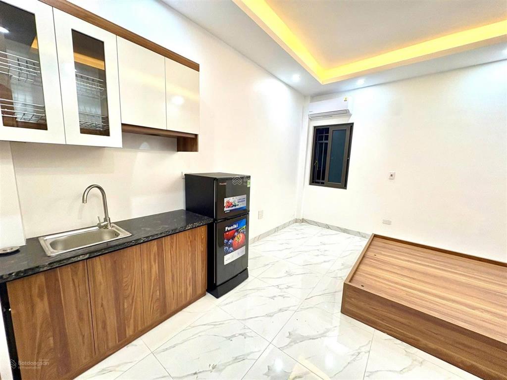 Bán ccmn 10 phòng 49,2m² x 6 tầng có thang máy ô tô đỗ cửa tây tựu, giá 12 tỷ