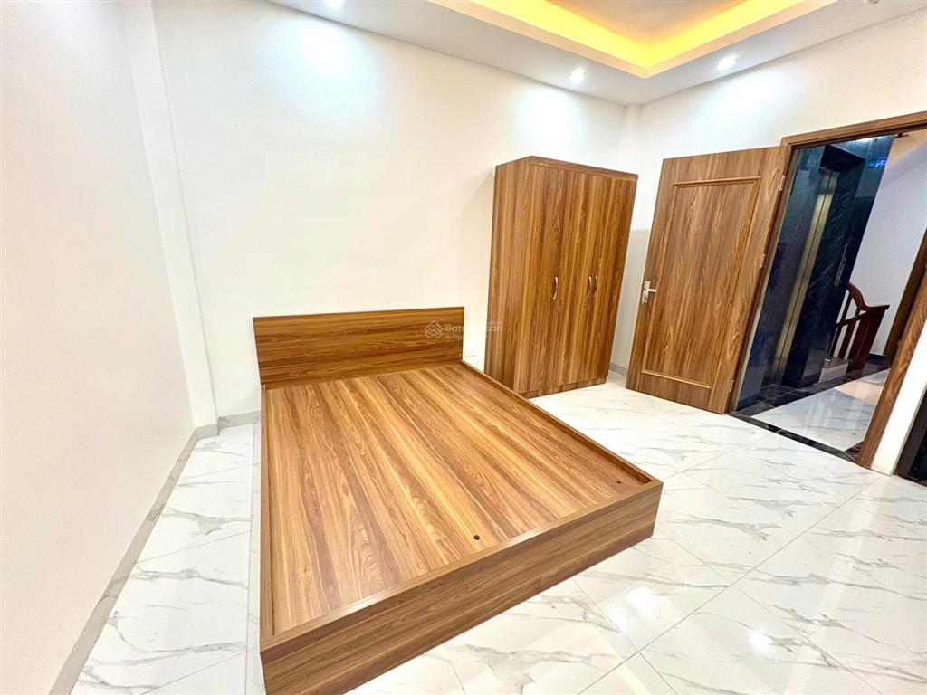 Bán ccmn 10 phòng 49,2m² x 6 tầng có thang máy ô tô đỗ cửa tây tựu, giá 12 tỷ