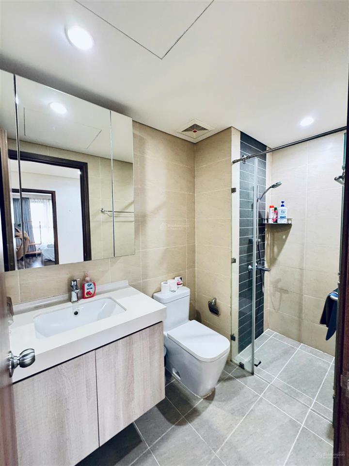 Bán trục căn hiếm 1 phòng ngủ+ đa năng full nội thất tầng trung có sổ hồng hà đô q10  ms nguyên