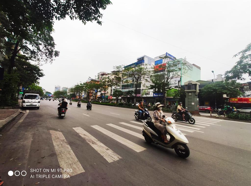 Nhà mp gần ngã tư xã đàn giao nam đồng 58mx5t, kd đỉnh vỉa hè đá bóng giá 42 tỷ,  a hà 0936 168 ***
