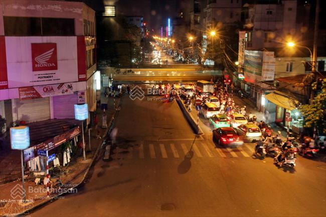 Mp khâm thiên, vỉa hè rộng, kinh doanh đỉnh, 75m2 4 tầng giá 30 tỷ,  hà 0936 168 ***