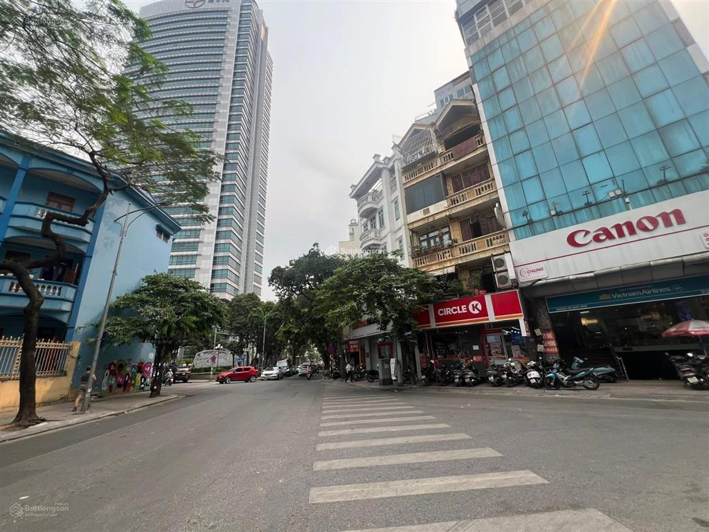 Nhà mp lô góc gần ngã tư quán thánh giao cửa bắc, 330m2 5 tầng, giá 210 tỷ,  a hà 0936 168 ***