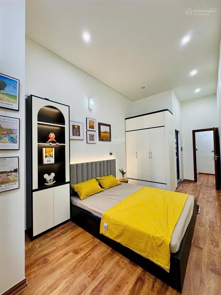 Nhà ngõ cực gần phồ ngay ngã tư trần khát chân giao phố huế 30m 5t 7,98 tỷ  a.hà 0936 168 ***