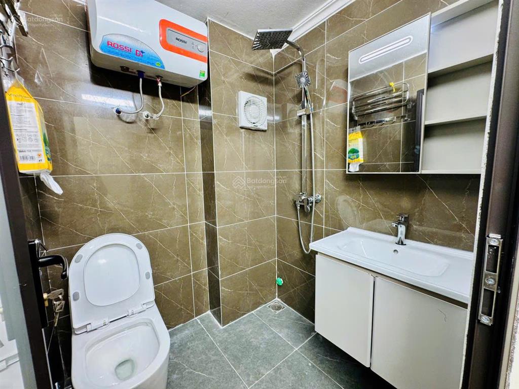 Nhà ngõ cực gần phồ ngay ngã tư trần khát chân giao phố huế 30m 5t 7,98 tỷ  a.hà 0936 168 ***