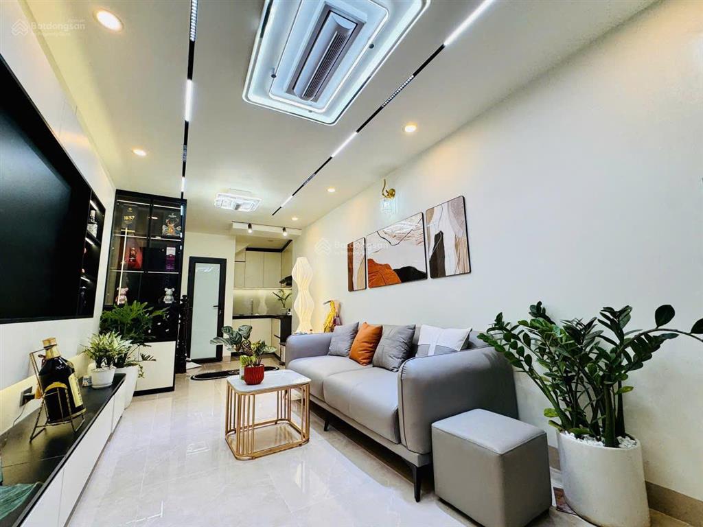 Nhà ngõ cực gần phồ ngay ngã tư trần khát chân giao phố huế 30m 5t 7,98 tỷ  a.hà 0936 168 ***