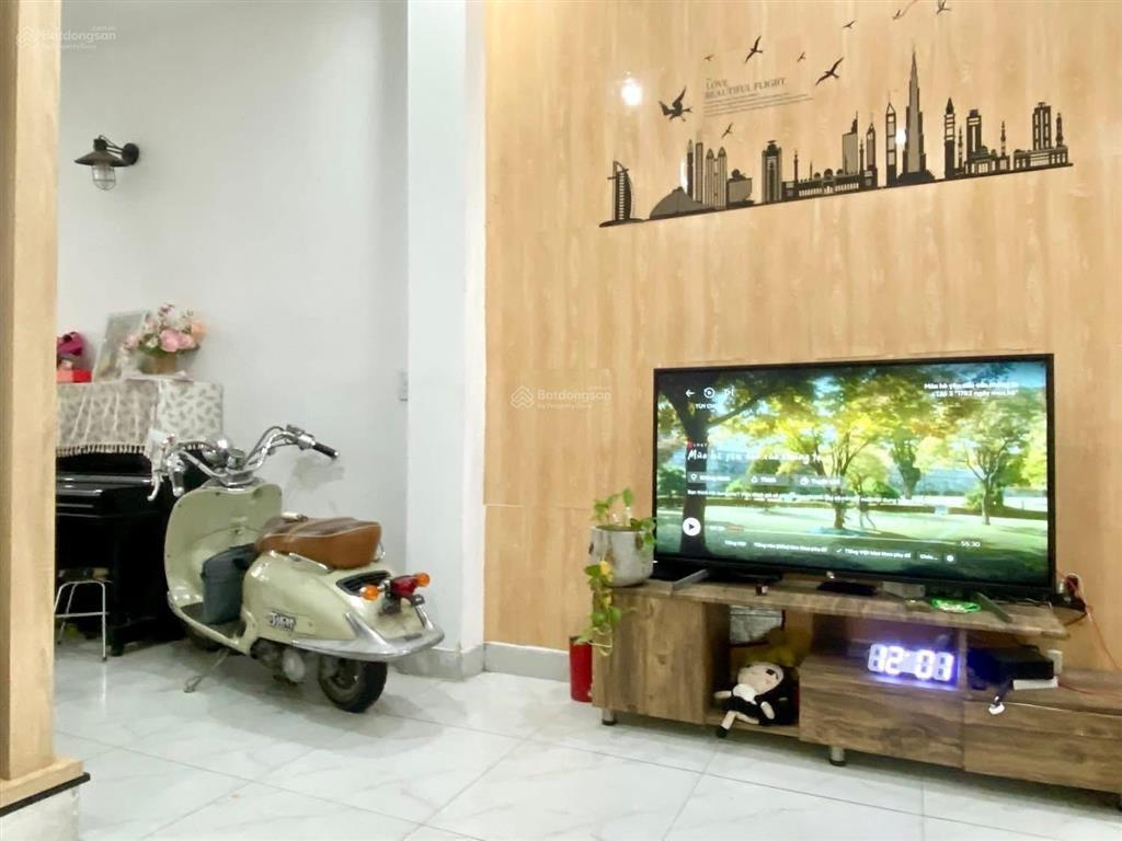Bán nhà đường số 12, phường hiệp bình phước. hẻm xe hơi, nhà 1 trệt 2 lầu có 3pn 2wc