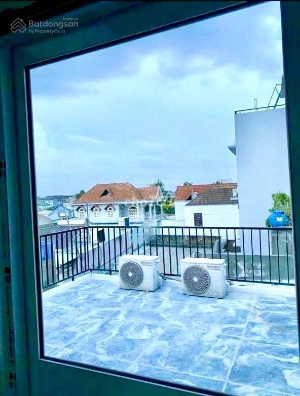 Bán nhà đường số 12, phường hiệp bình phước. hẻm xe hơi, nhà 1 trệt 2 lầu có 3pn 2wc