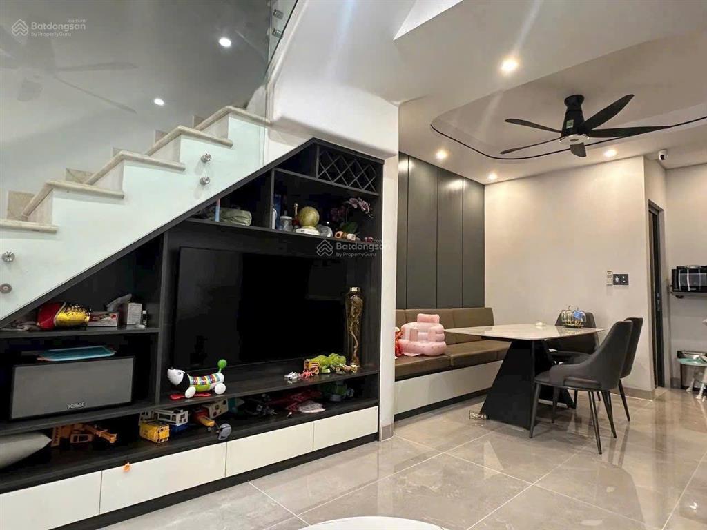 ** bán nhà đường cây keo. phường tam phú. hẻm nhựa xe hơi tránh nhau. nhà 1 trệt 2 lầu. có 4pn 3w