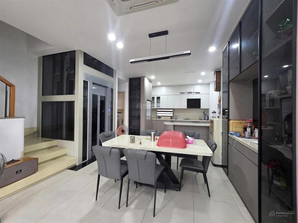 ** bán nhà mặt tiền đường 34. phường thủ đức linh đông cũ . nhà 1 trệt 2 lầu 1 tum sân