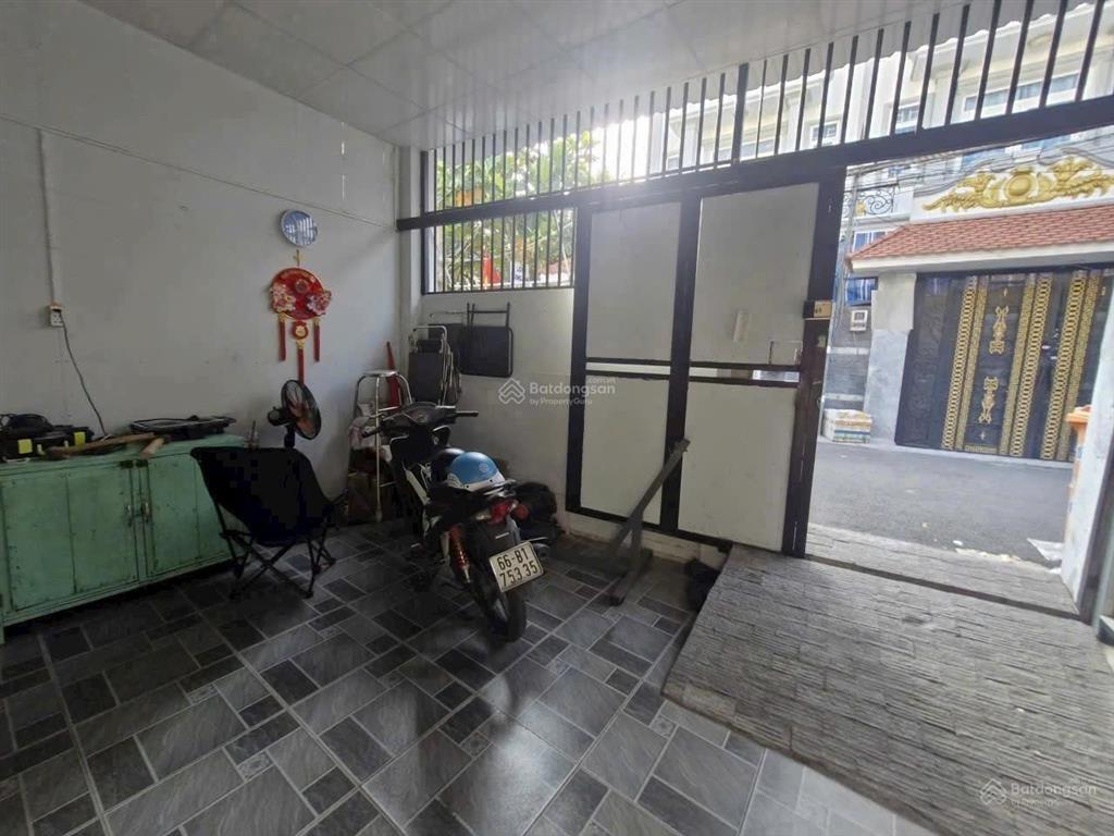 ** bán nhà đường lý tế xuyên. phường hiệp bình linh đông cũ . hẻm nhựa xe hơi. nhà cấp 4