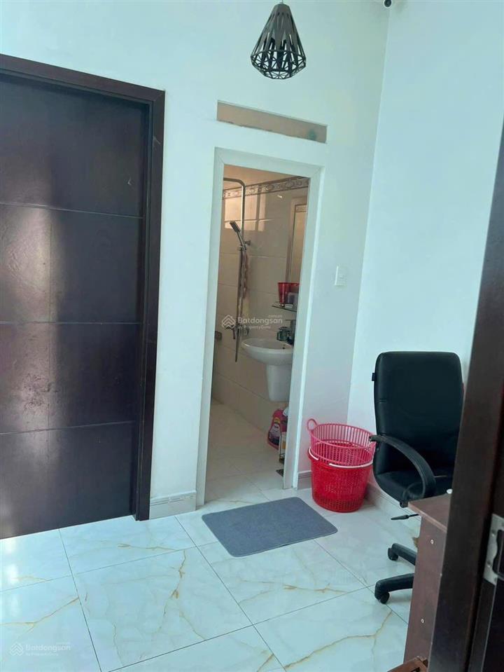 Bán nhà đường tam bình, tô ngọc vân, hẻm nhựa xe hơi tránh nhau. nhà 1 trệt 2 lầu, có 4 pn 3 wc