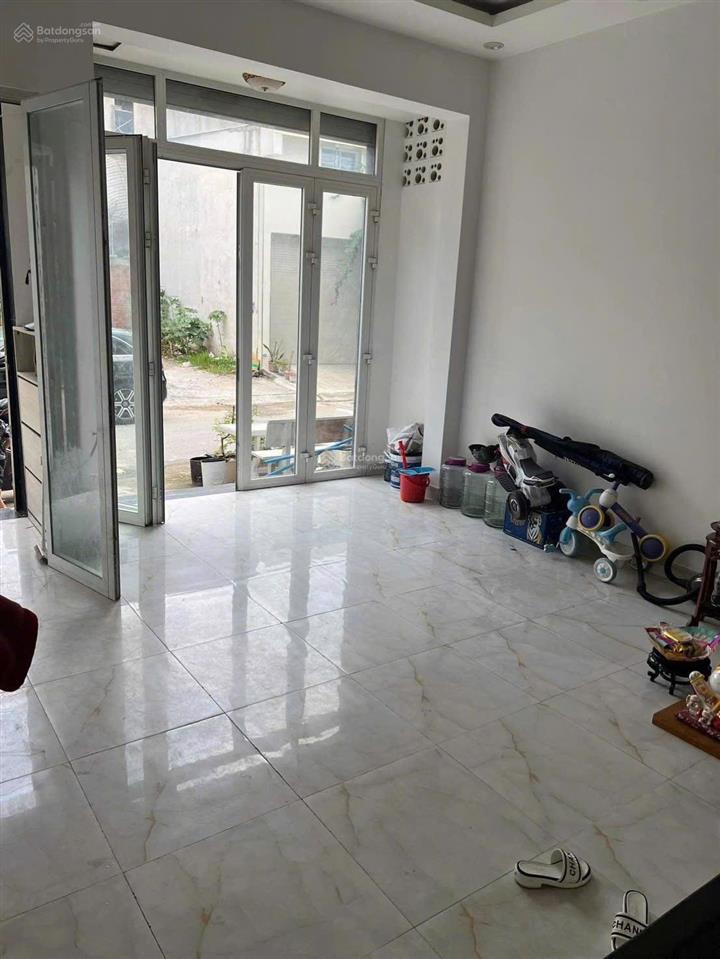Bán nhà đường tam bình, tô ngọc vân, hẻm nhựa xe hơi tránh nhau. nhà 1 trệt 2 lầu, có 4 pn 3 wc