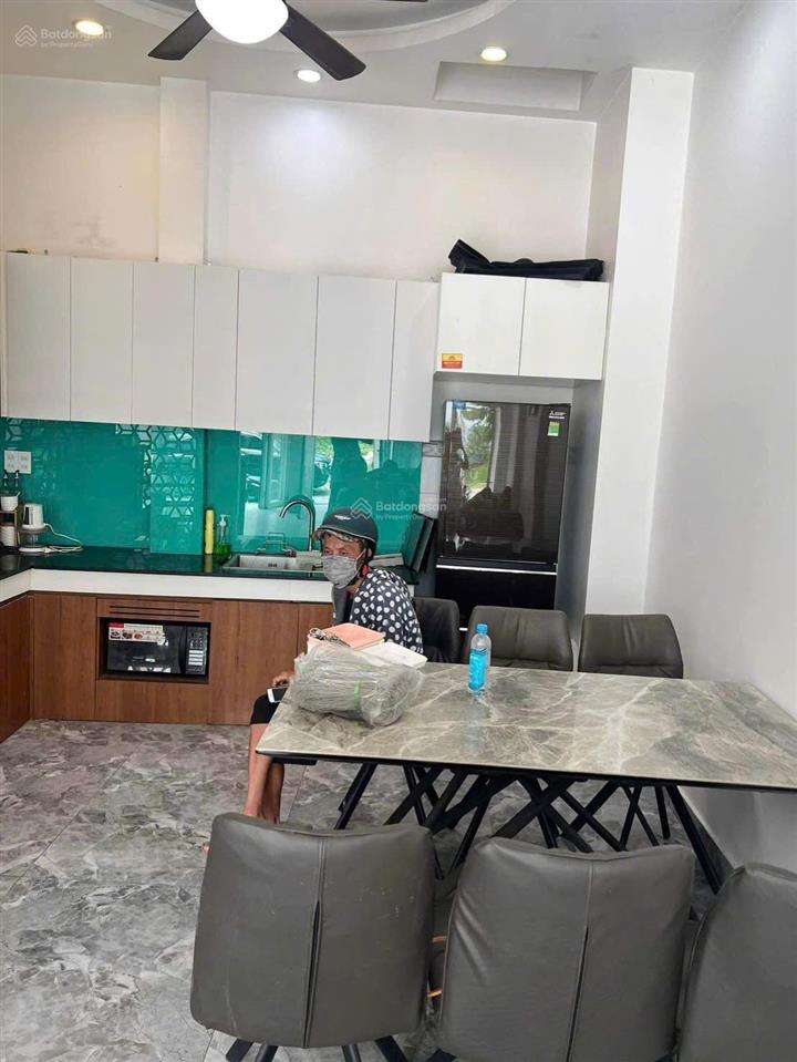 Bán nhà đường tam bình, tô ngọc vân, hẻm nhựa xe hơi tránh nhau. nhà 1 trệt 2 lầu, có 4 pn 3 wc