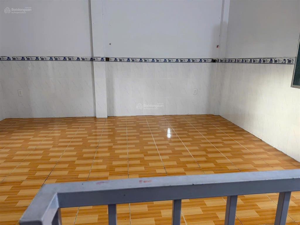 * giá  5 tỷ ( tl )
* bán nhà quốc lộ 13. phường hiệp bình phước. hẻm nhựa xe hơi. nh
