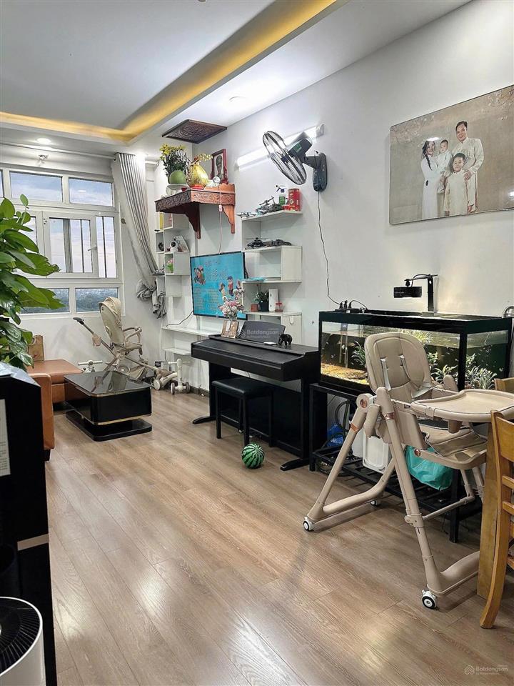 * giá 2.7 tỷ bớt lộc * bán chung cư sunview town tầng 9. phường hiệp bình phước