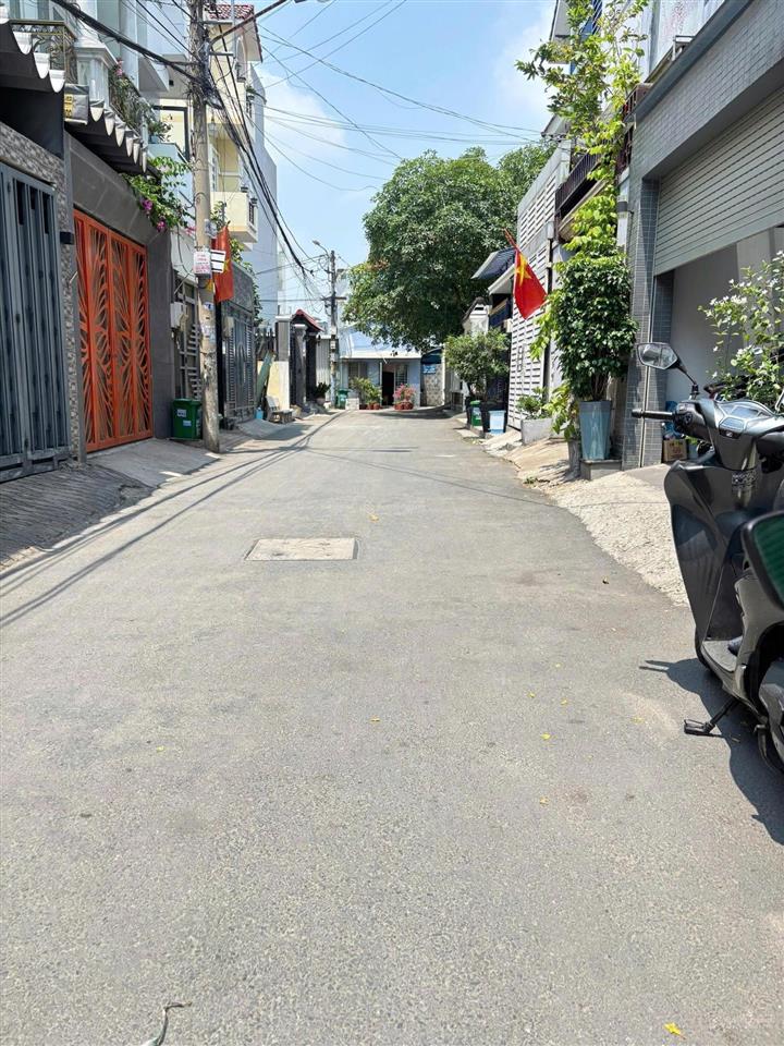* bán dãy trọ đường số 39. phường linh đông. hẻm nhựa xe hơi tránh nhau.