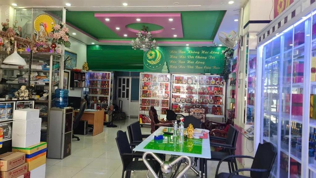 * giá 12 tỷ (tl)
* bán tòa nhà mặt tiền đường l phường dĩ an. thiết kế 1 trệt 5