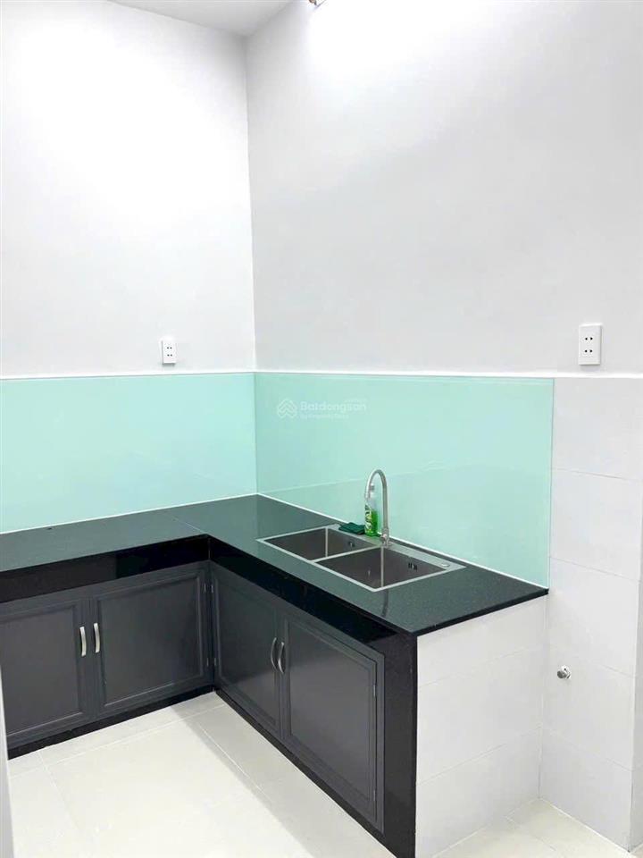 * giá 5.79 tỷ (tl)
* bán nhà đường số 10, phường linh chiểu, hẻm xe hơi
– gần c