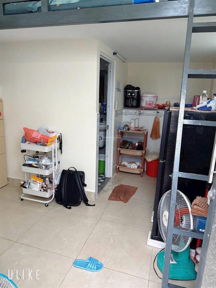 Căn hộ dịch vụ 4 tầng  dòng tiền 39 triệu/ tháng
 giá  8,2 tỷ
 chủ cần tiền bán căn