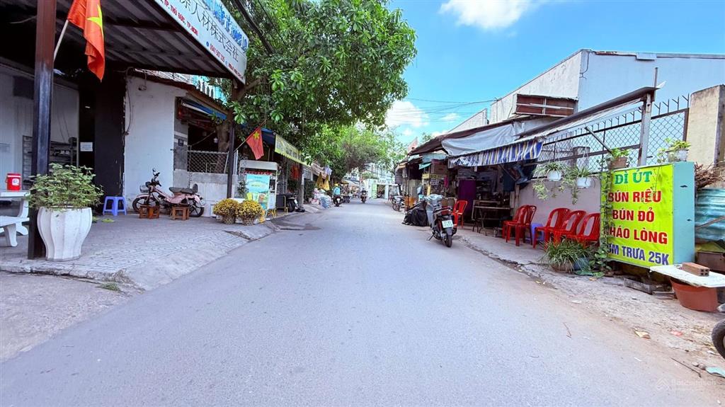 Bán nhà mặt tiền đường số 10, phường linh trung, nhà 1t 1 lửng 2l + hiên + sân sau. có 7p