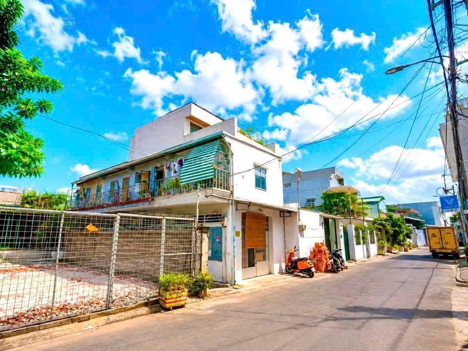 Bán gấp giảm 1 tỷ từ 6 tỷ 8 xuống 6,2 tỷ chủ nhiệt tình thương lượng bán lô đất mặt tiền đường