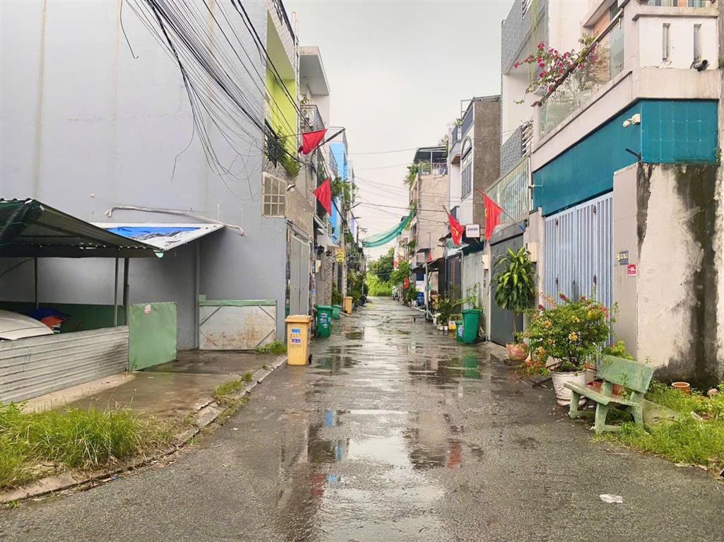 Bán đất 2 mặt tiền hẻm trong ngô chí quốc, phường bình chiểu. hẻm nhựa xe hơi tránh nhau.
dt 52.