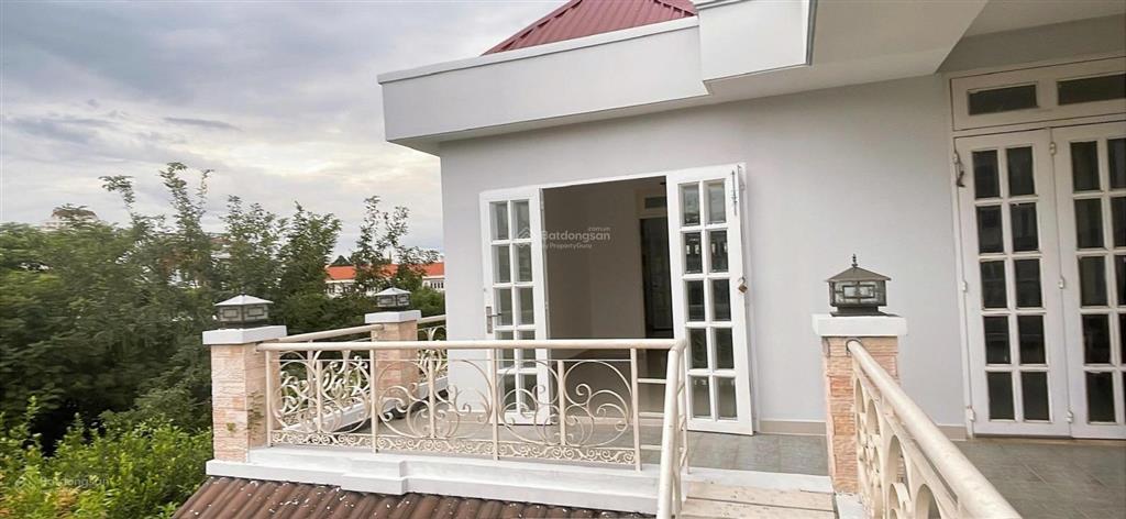 Em quân! cho thuê tầng 2 120m2 ngay an phú, an khánh quận 2 giá 10tr/tháng